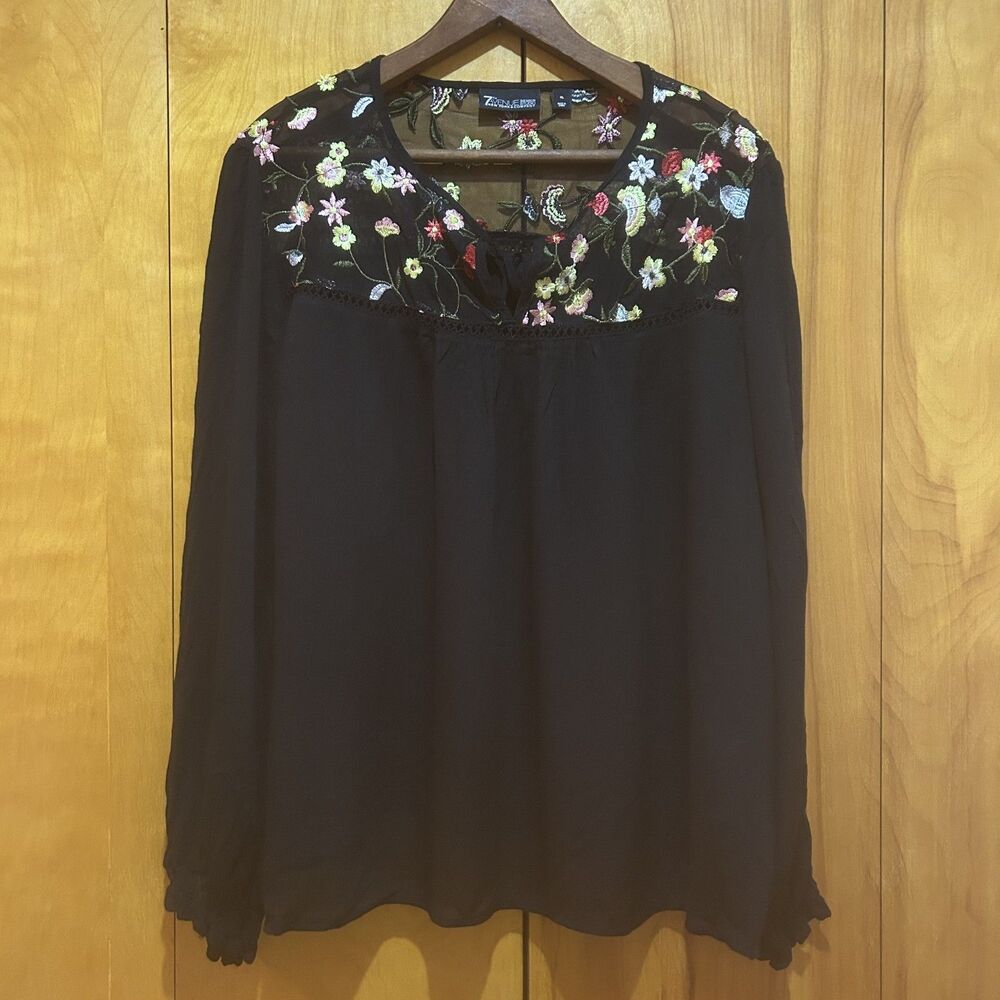 New York‎ & Co 7th Ave-Black Gauzy Blouse-Mesh Yoke-Embroidery-Boho-Fairy